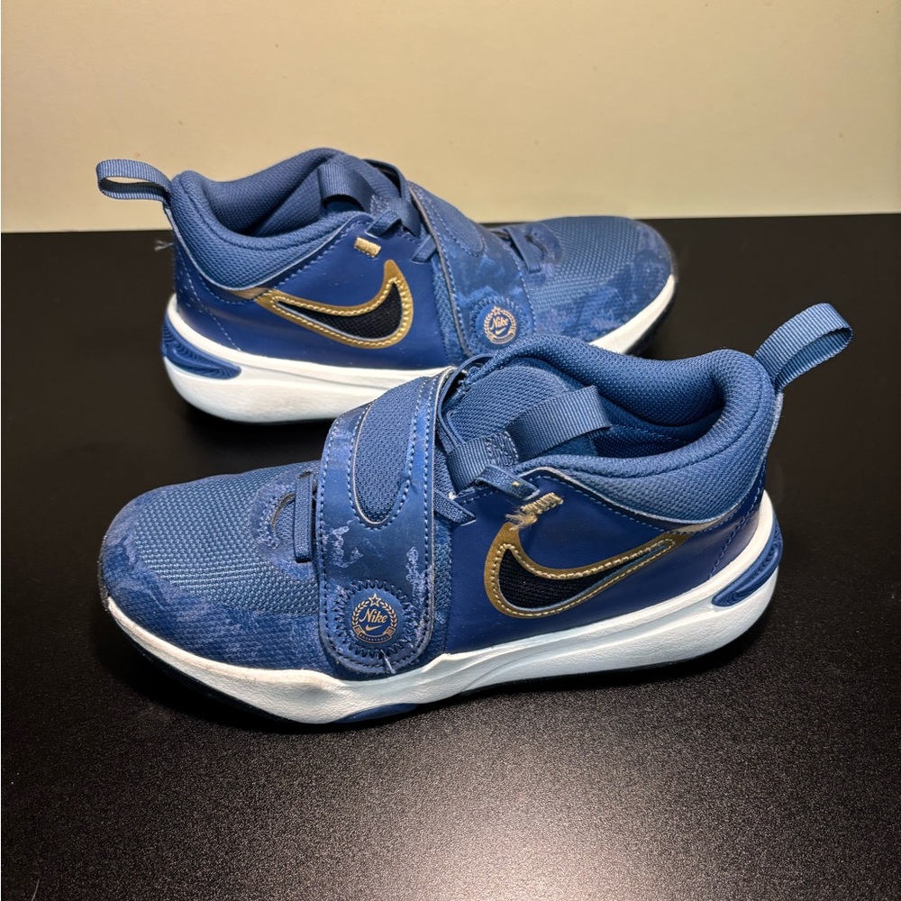 Nike Team Hustle D 11 GS Mystic Navy Gold Kids Youth Basketball Shoes FZ7296-400